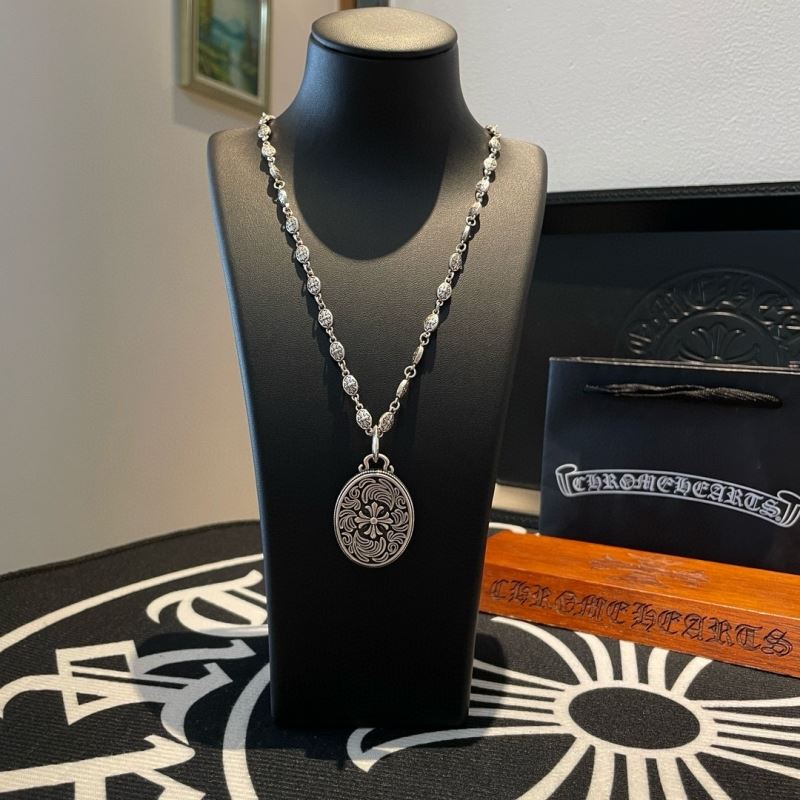 Ch*0me He**ts necklaces